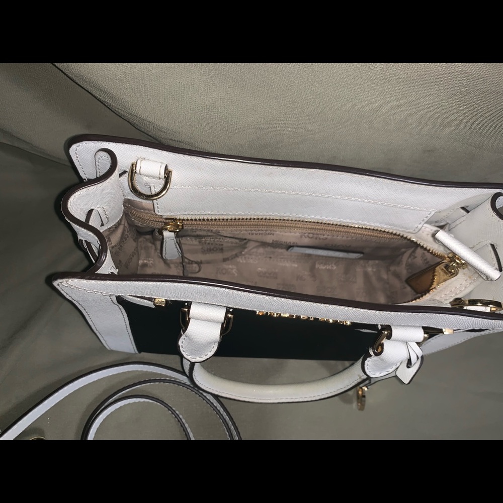 Michael Kors Purse - Picture 2 of 3